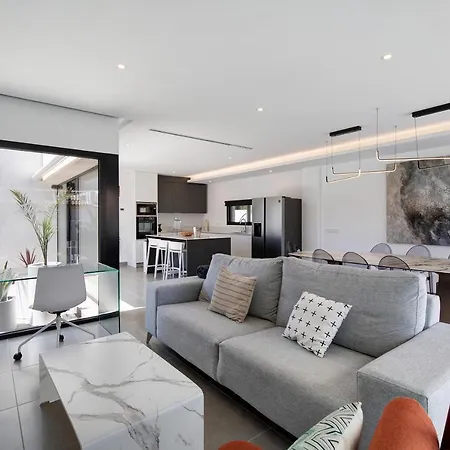 Lola Sea Villa